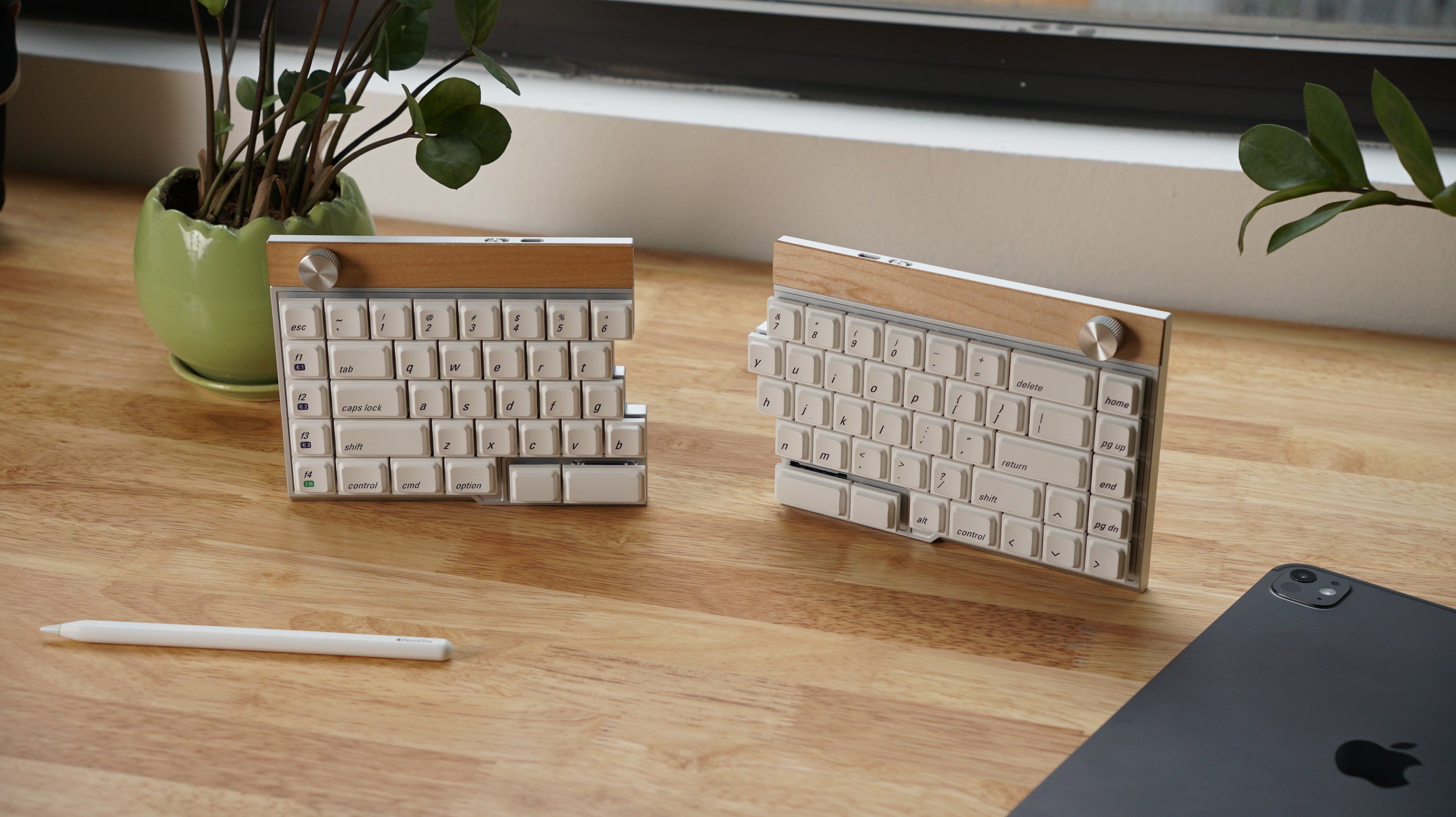 [Pre-Order] Jiffy75 Split Low-Profile Keyboard
