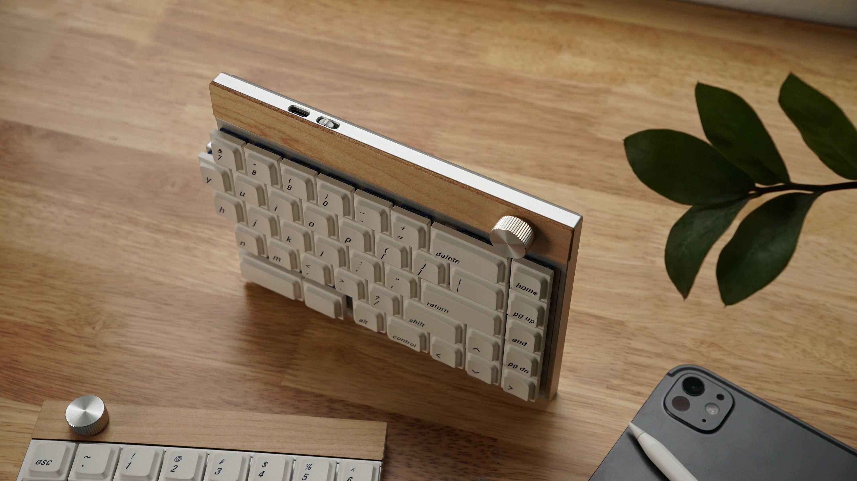 [Pre-Order] Jiffy75 Split Low-Profile Keyboard